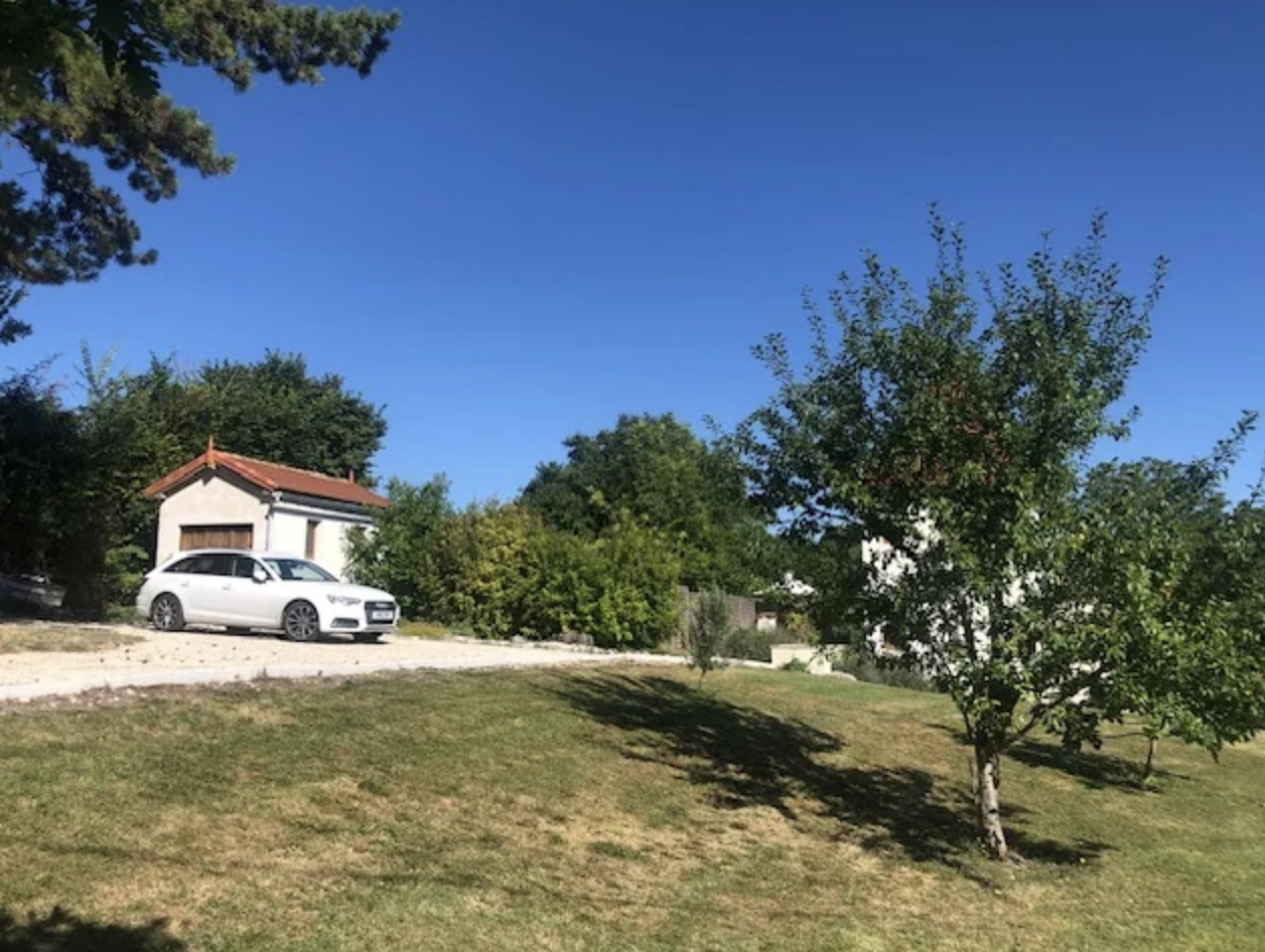 Pretty Detached Pigeonnier/Bungalow with Pool, Beautiful Hillside Views, in Good Condition, with 1.1 ha of land.