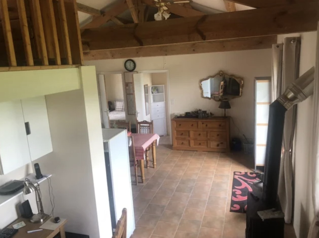 Pretty Detached Pigeonnier/Bungalow with Pool, Beautiful Hillside Views, in Good Condition, with 1.1 ha of land.