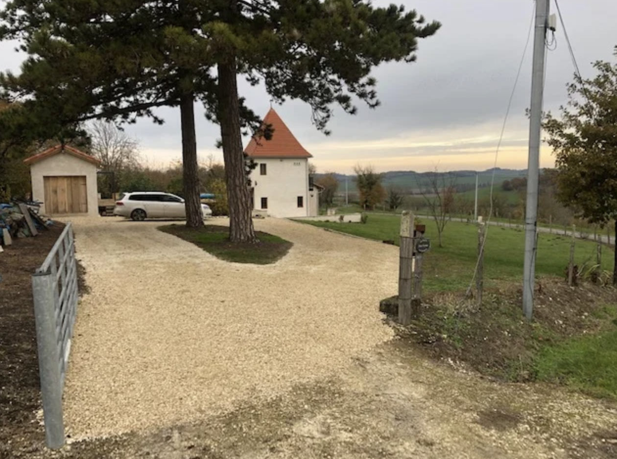 Pretty Detached Pigeonnier/Bungalow with Pool, Beautiful Hillside Views, in Good Condition, with 1.1 ha of land.