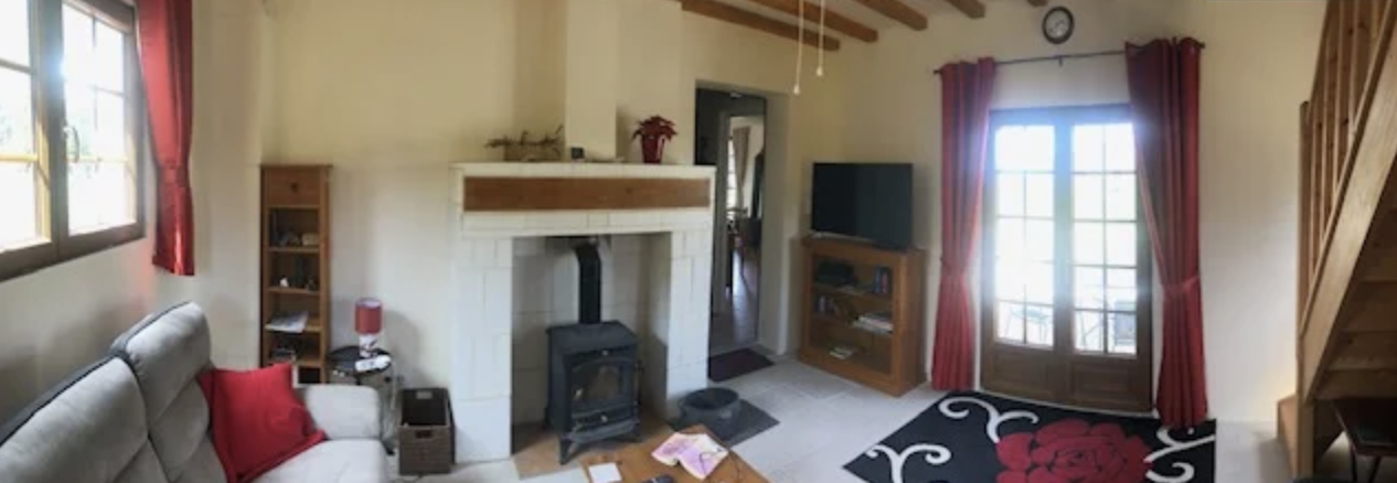 Pretty Detached Pigeonnier/Bungalow with Pool, Beautiful Hillside Views, in Good Condition, with 1.1 ha of land.