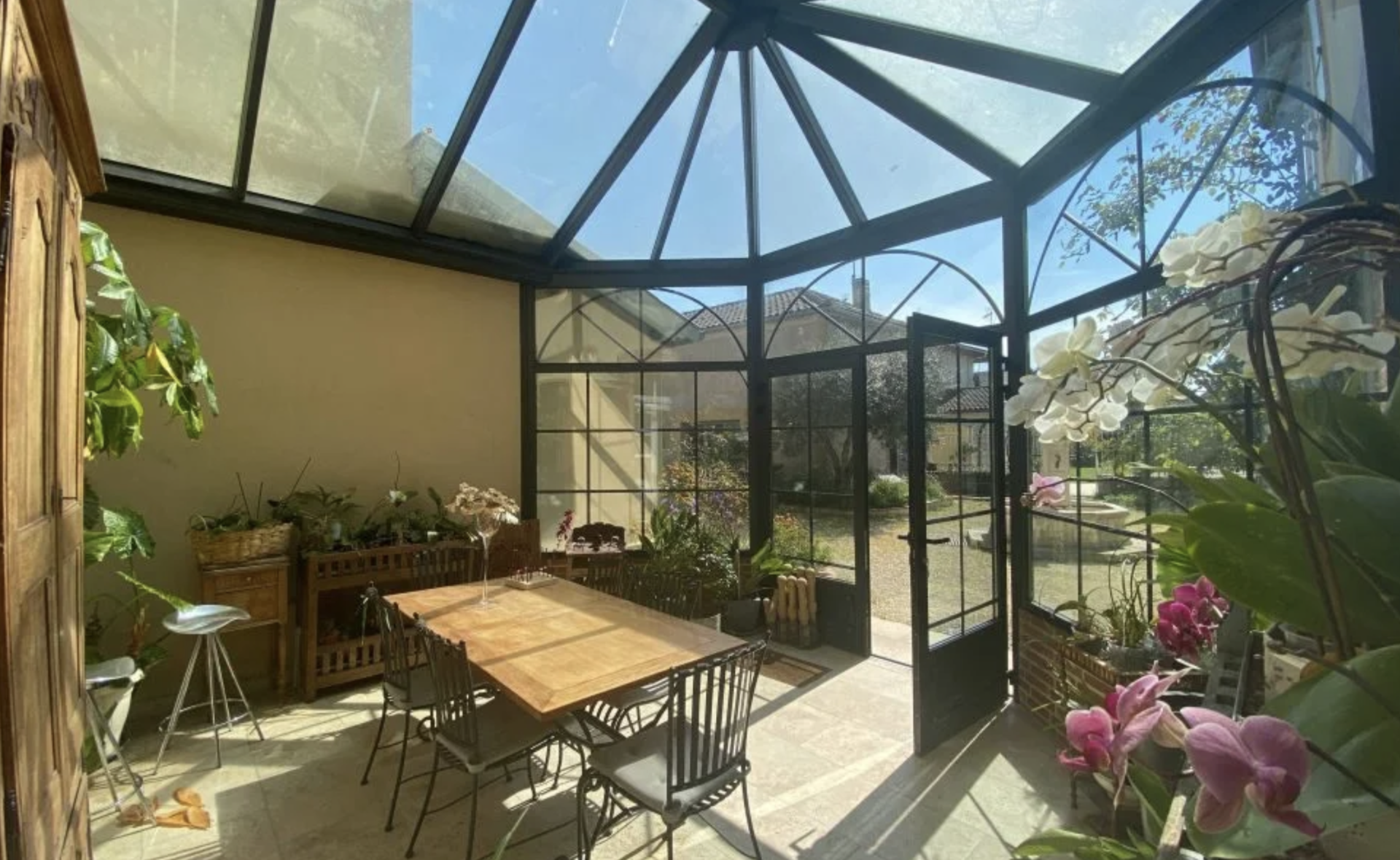 Graceful Belle Epoque Property, Packed with Period Features. Gîte, Mosaic Pool + Jacuzzi