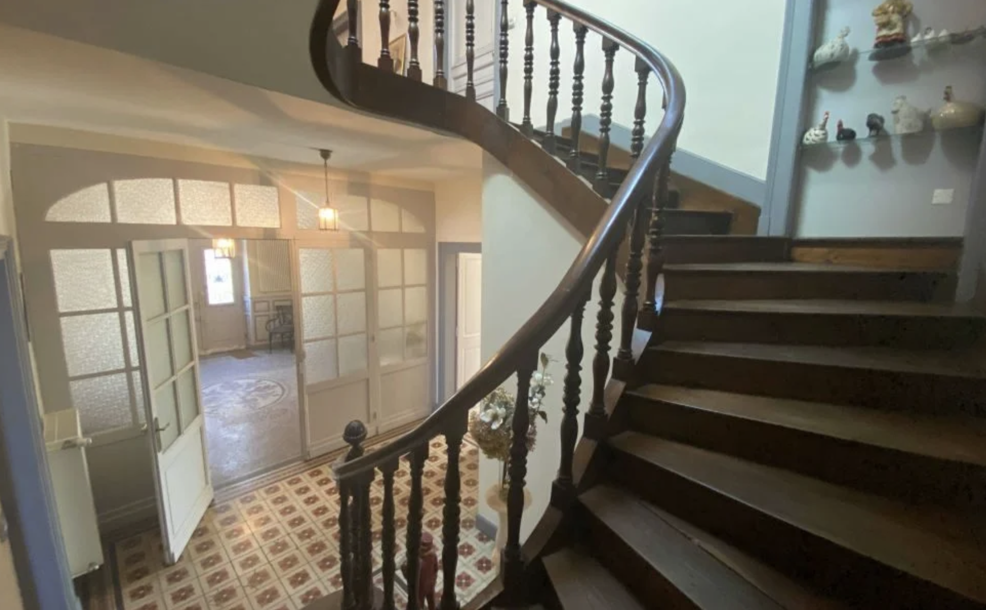 Graceful Belle Epoque Property, Packed with Period Features. Gîte, Mosaic Pool + Jacuzzi
