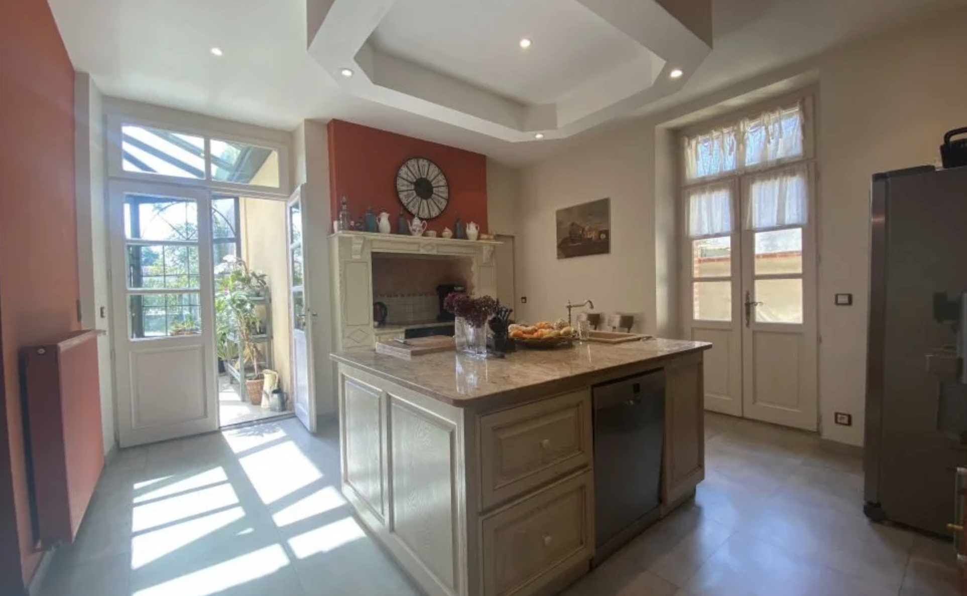 Graceful Belle Epoque Property, Packed with Period Features. Gîte, Mosaic Pool + Jacuzzi
