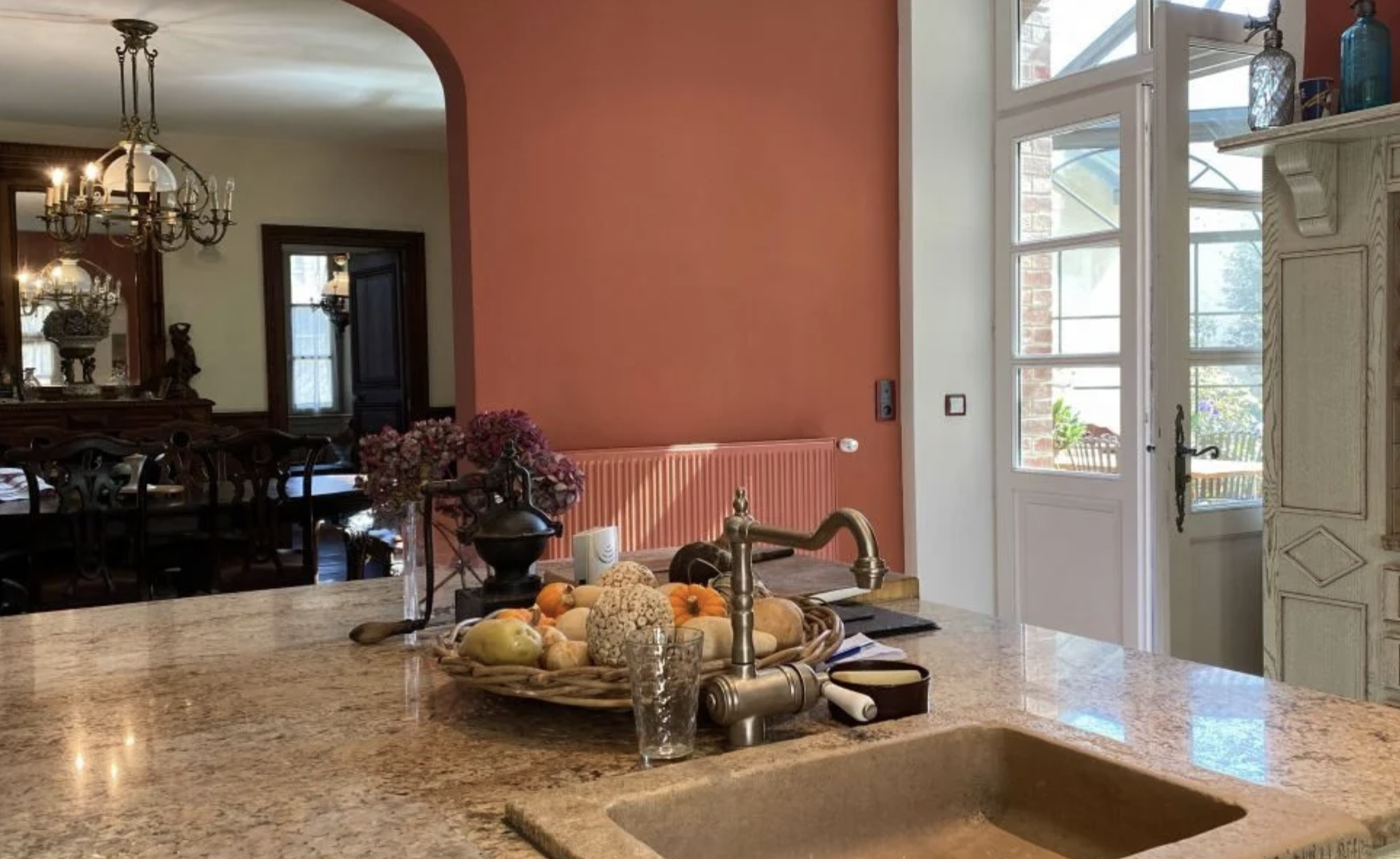 Graceful Belle Epoque Property, Packed with Period Features. Gîte, Mosaic Pool + Jacuzzi