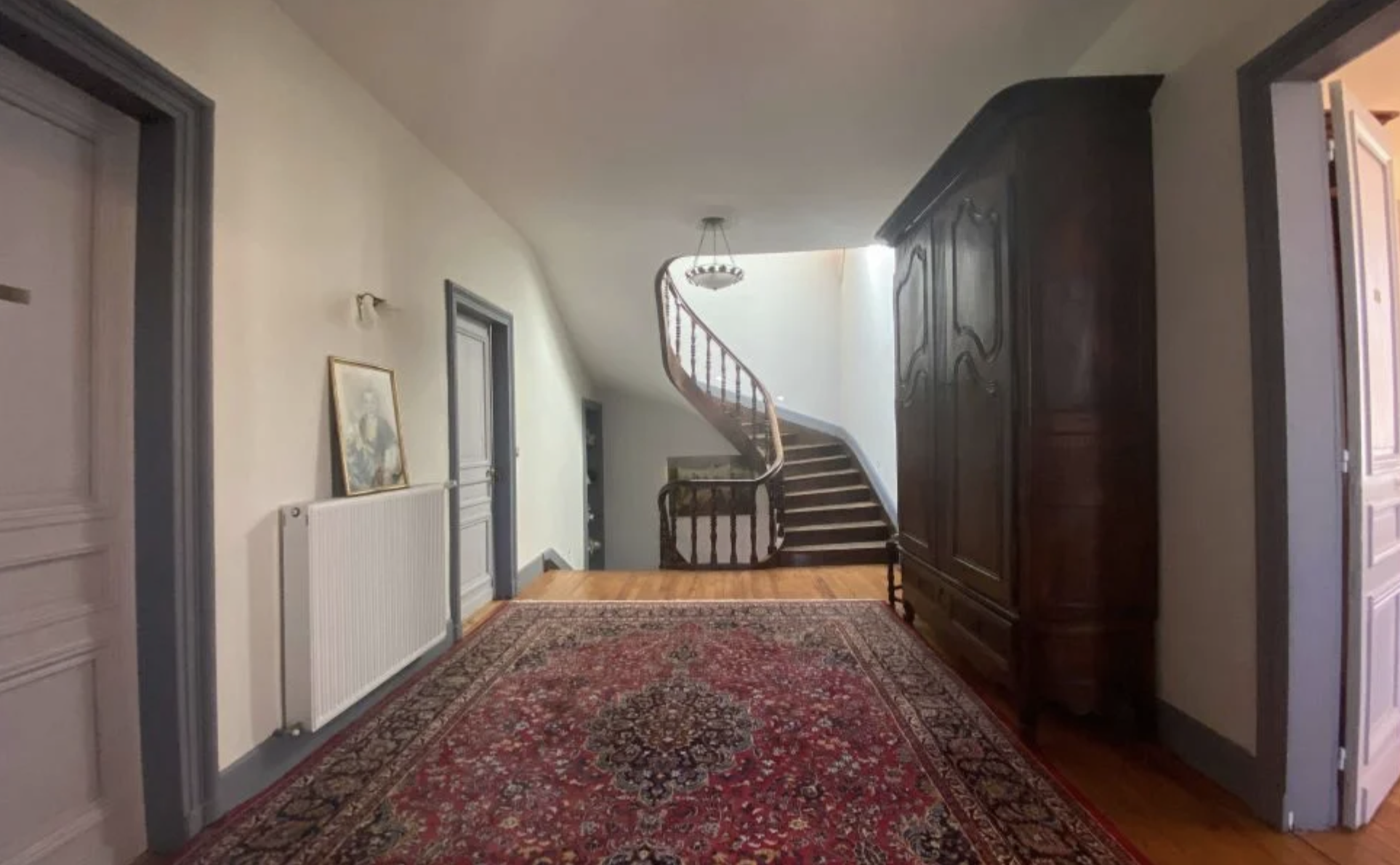 Graceful Belle Epoque Property, Packed with Period Features. Gîte, Mosaic Pool + Jacuzzi