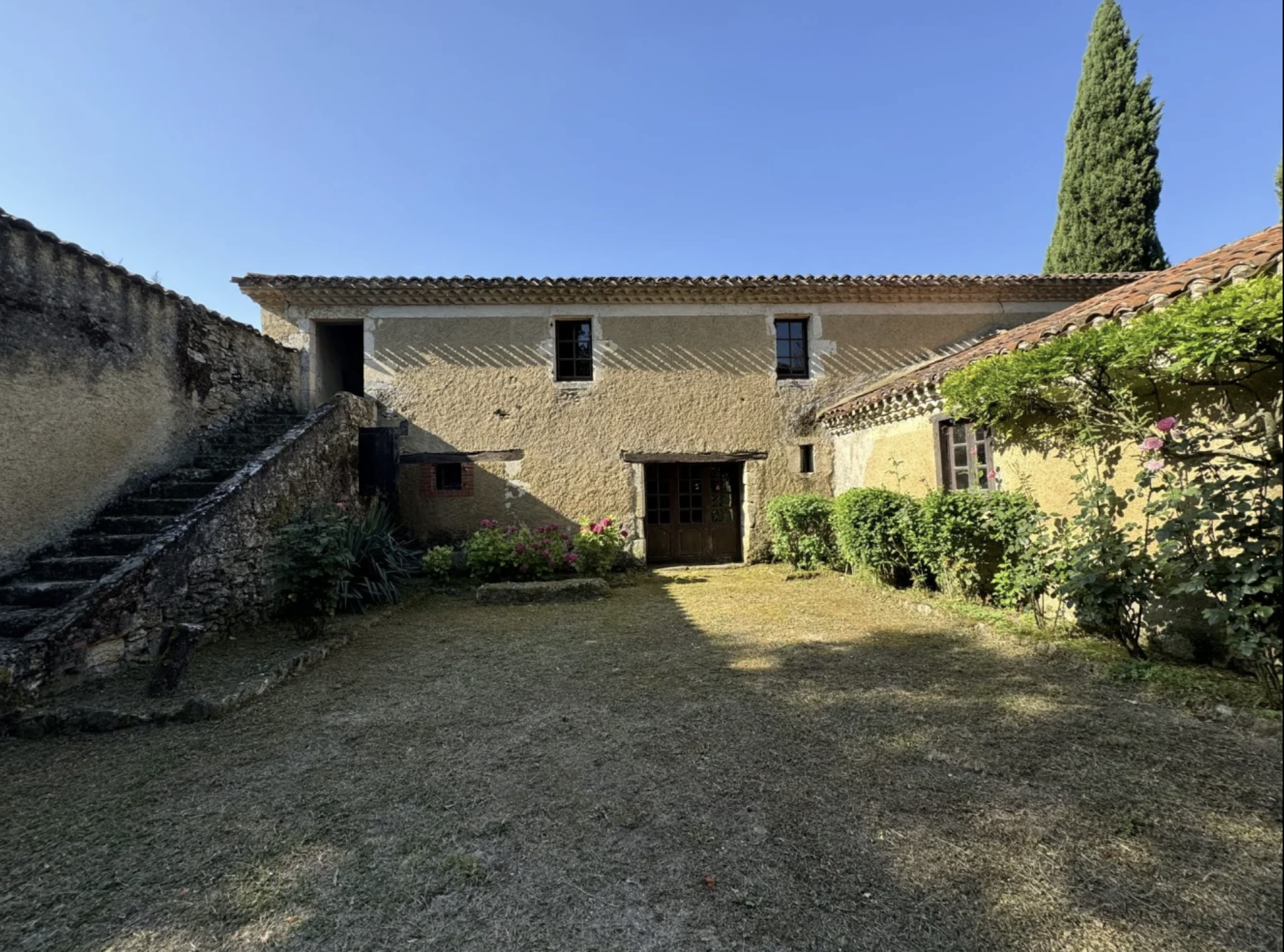 Rare 15th-Century Manor on 30 Hectares – at the Gates of Auch