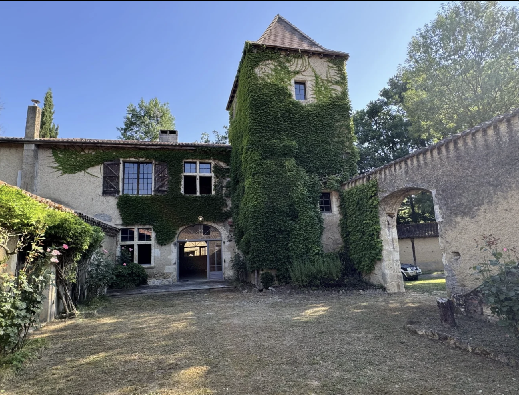 Rare 15th-Century Manor on 30 Hectares – at the Gates of Auch