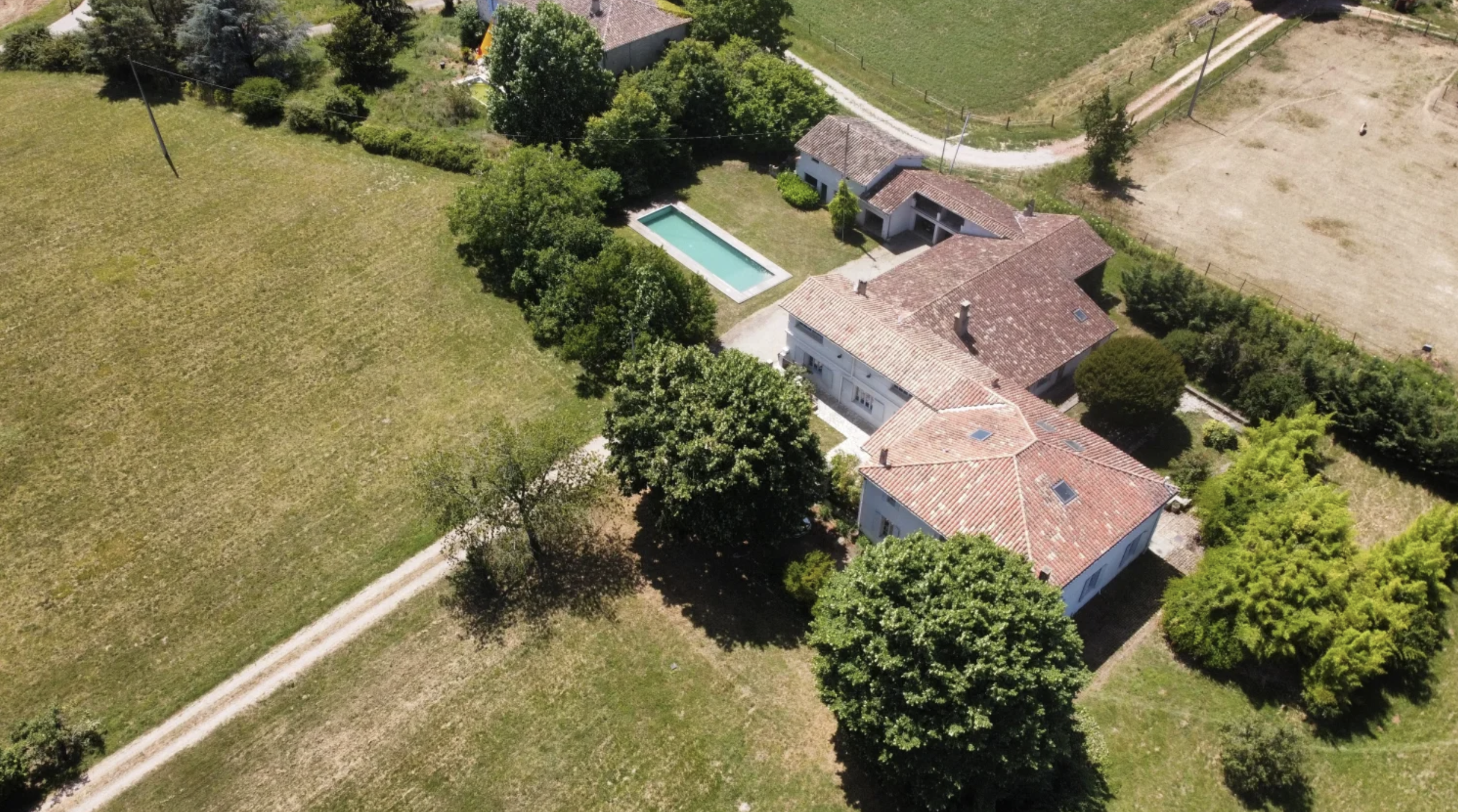 Screenshot 2026-06-17 at 11.01.56 9 Bedroom Manor House of 406 m²