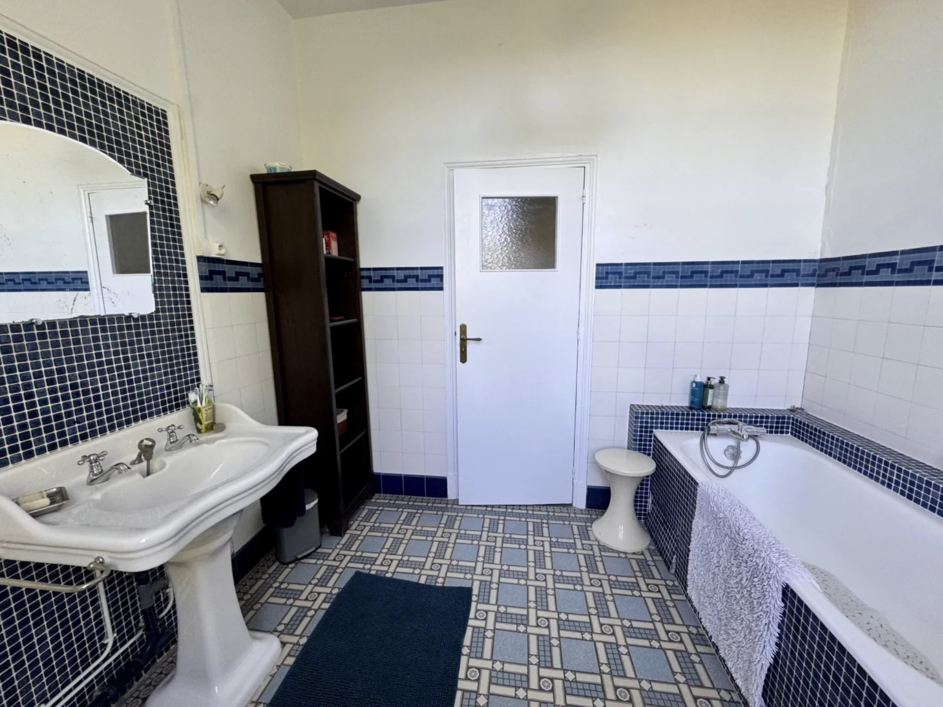 Screenshot 2026-06-17 at 11.03.55 9 Bedroom Manor House of 406 m²