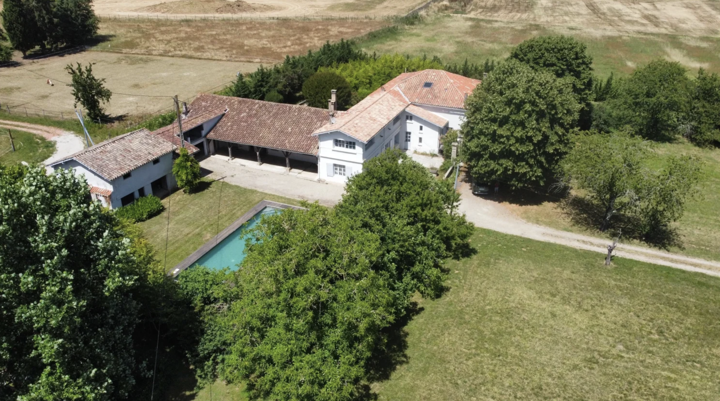 Screenshot 2026-06-17 at 11.05.12 9 Bedroom Manor House of 406 m²